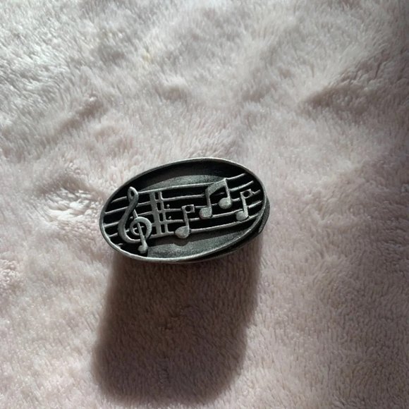 music note pin and small container - Picture 1 of 4